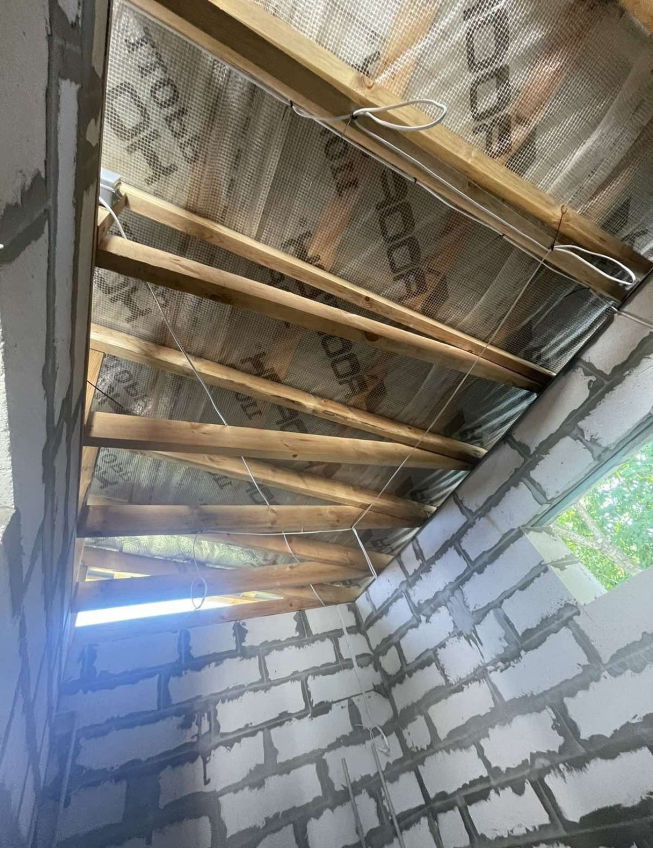 Монтаж покрівлі в Святошині